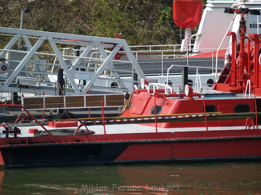 Feuerloeschboot 10-2   P177.JPG